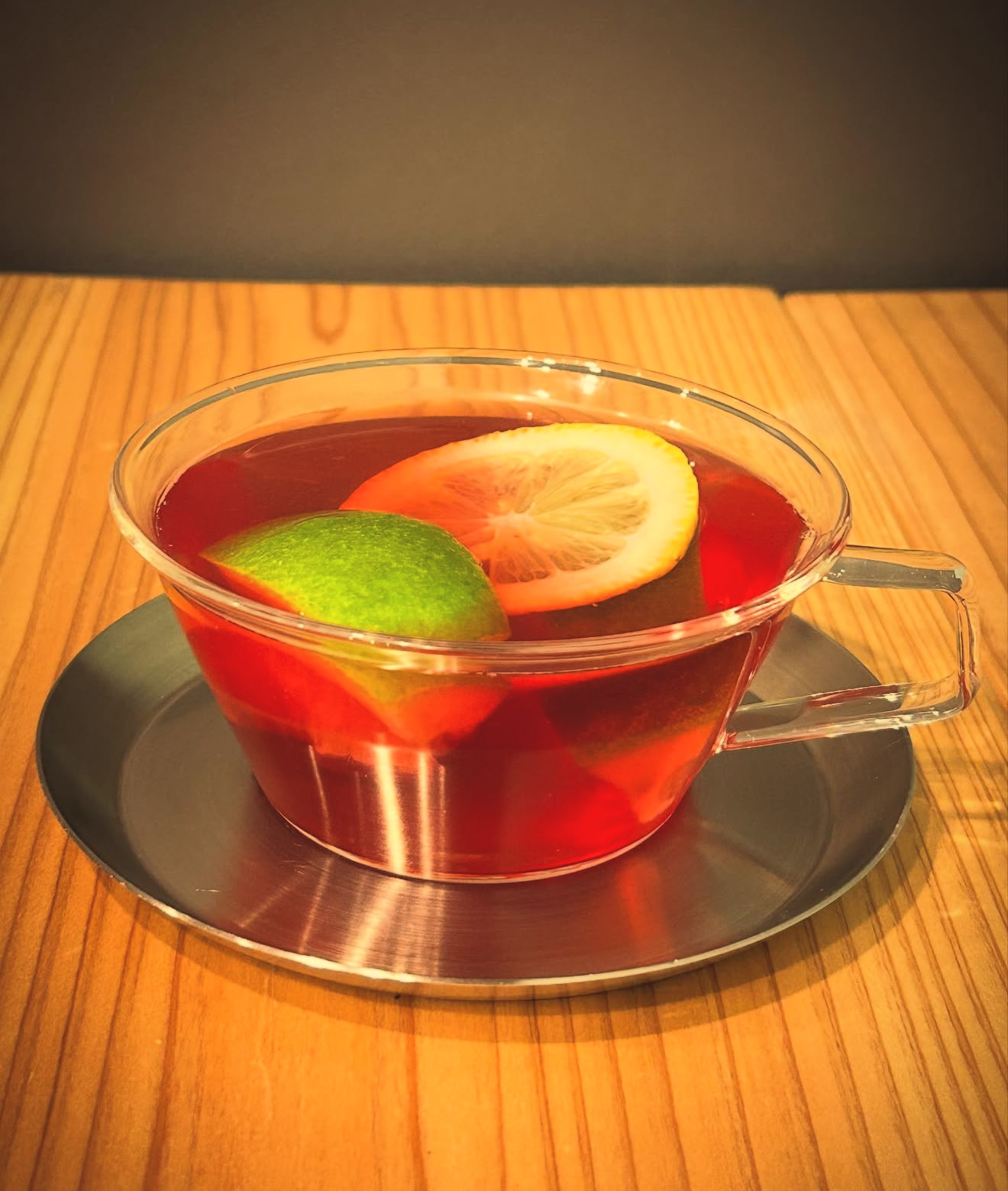 グリーンレモンの香りが鮮烈なホットレモネード